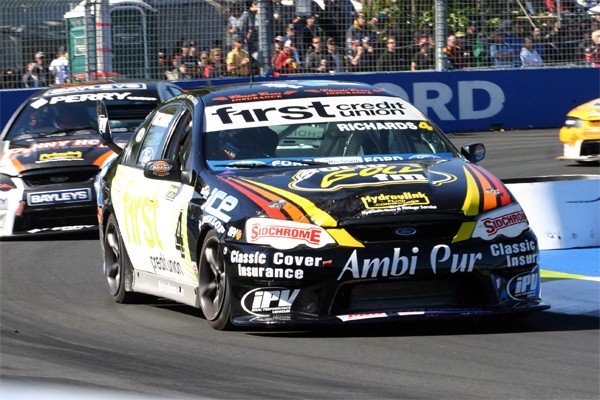 Flying through Ford Corner at the Hamilton 400